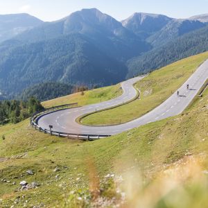 Starte im Urlaub im Explorer Hotel Bad Kleinkirchheim Deine Rennradtour über die Nockalmstraße und genieße das schöne Kärnten in Österreich.