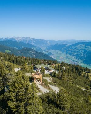 Unterwegs auf der Zillertaler Höhenstraße im Sommerurlaub kommst Du an einigen schönen Spots vorbei wie z.B. am Hubertusweg.