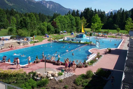 1136952 Erlebnis- und Familienbad Fischen im Allgäu
