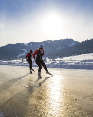 Weissensee - eislaufen (f) Tine-Steinthaler (c) Kaernten-Werbung